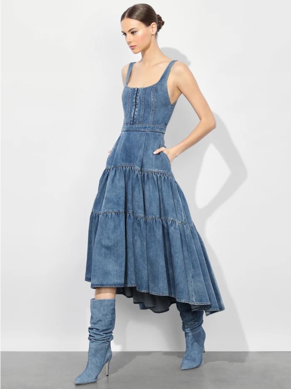 alice + olivia DIANA STRUCTURED MIDI DRESS - Picture 5 of 16